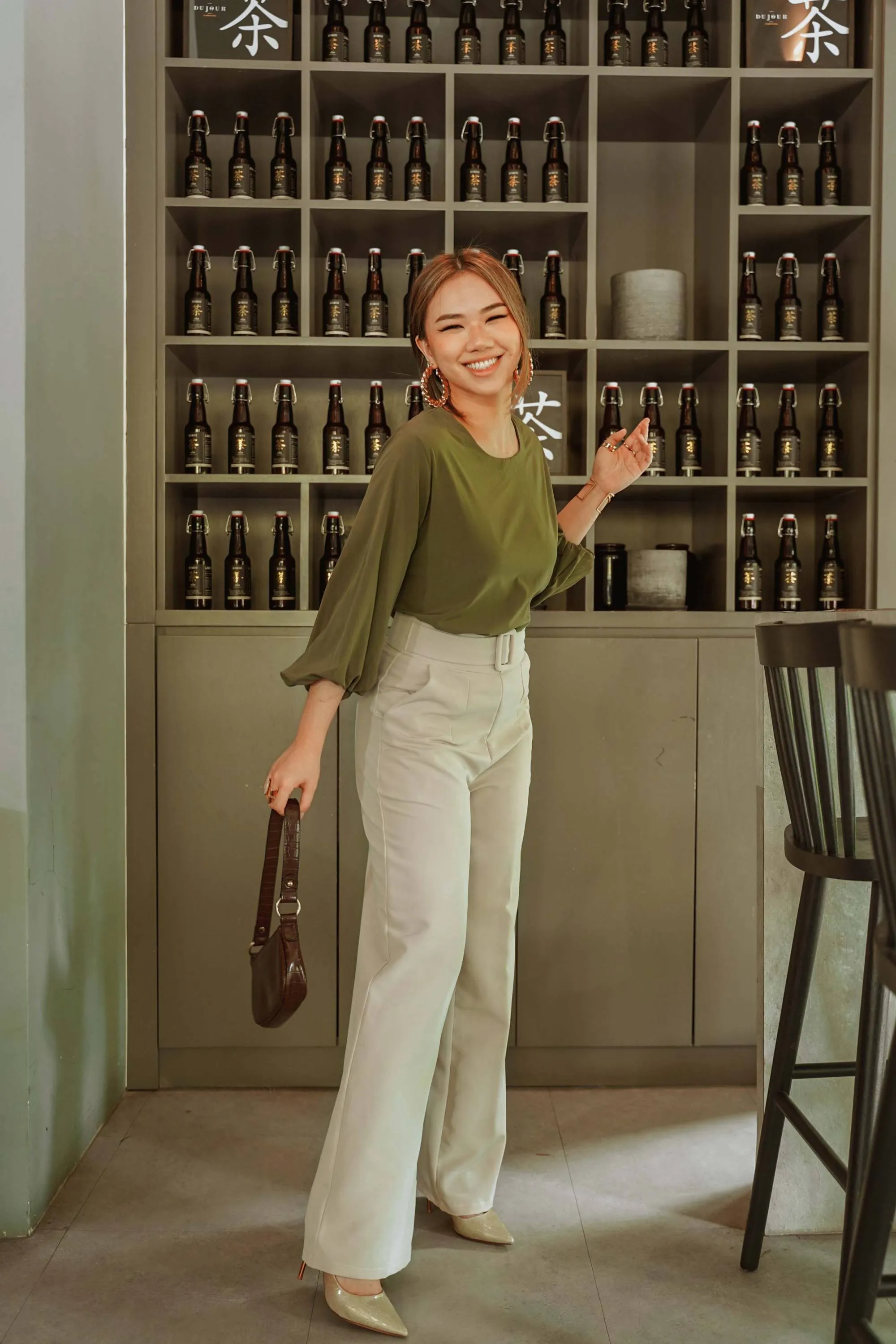 Aqha Balloon Sleeve Top in Olive Green